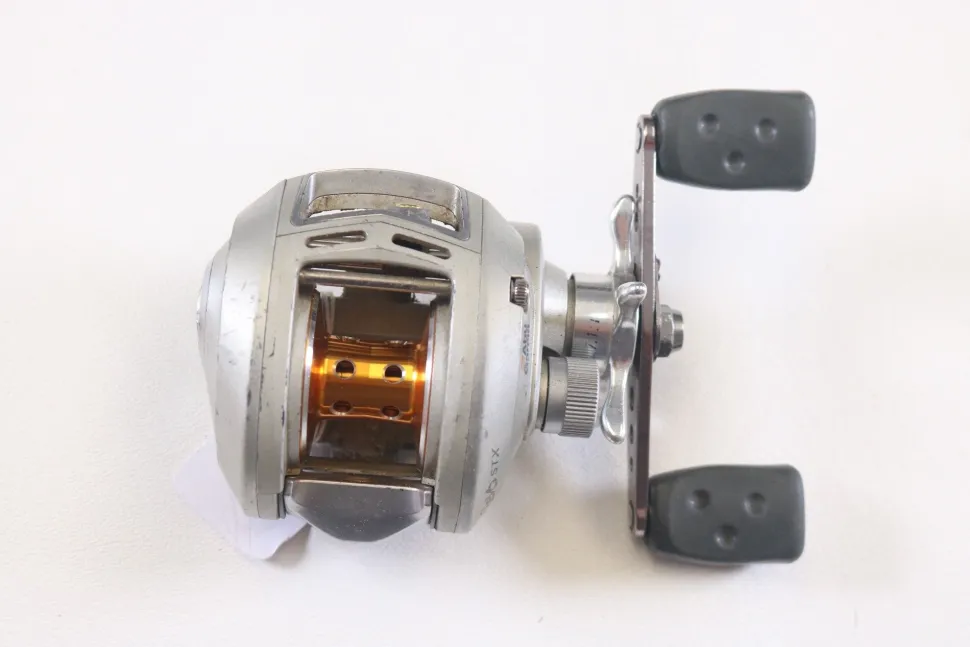 Abu Garcia Revo STX Gen 1 7.1:1 RH - Used Casting Reel - Good Conditio