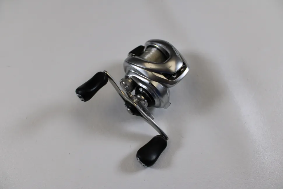 Shimano Metanium MGL 150 XG 8.5:1 Gear Ratio - Used Casting Reel - Goo